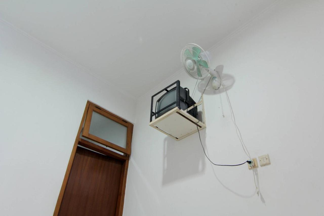 Hotel Fevytra Syariah Yogyakarta Exteriör bild