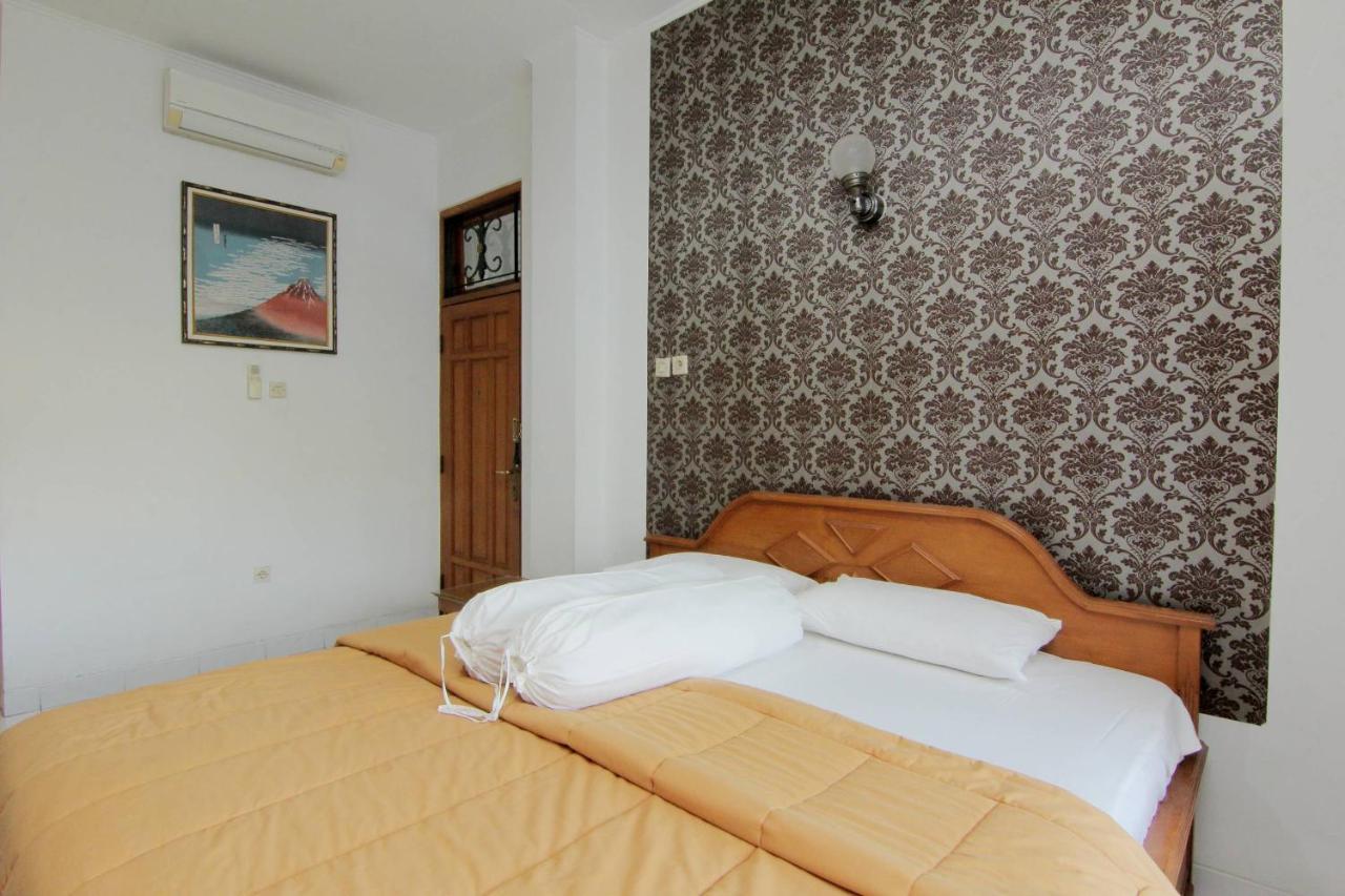 Hotel Fevytra Syariah Yogyakarta Exteriör bild
