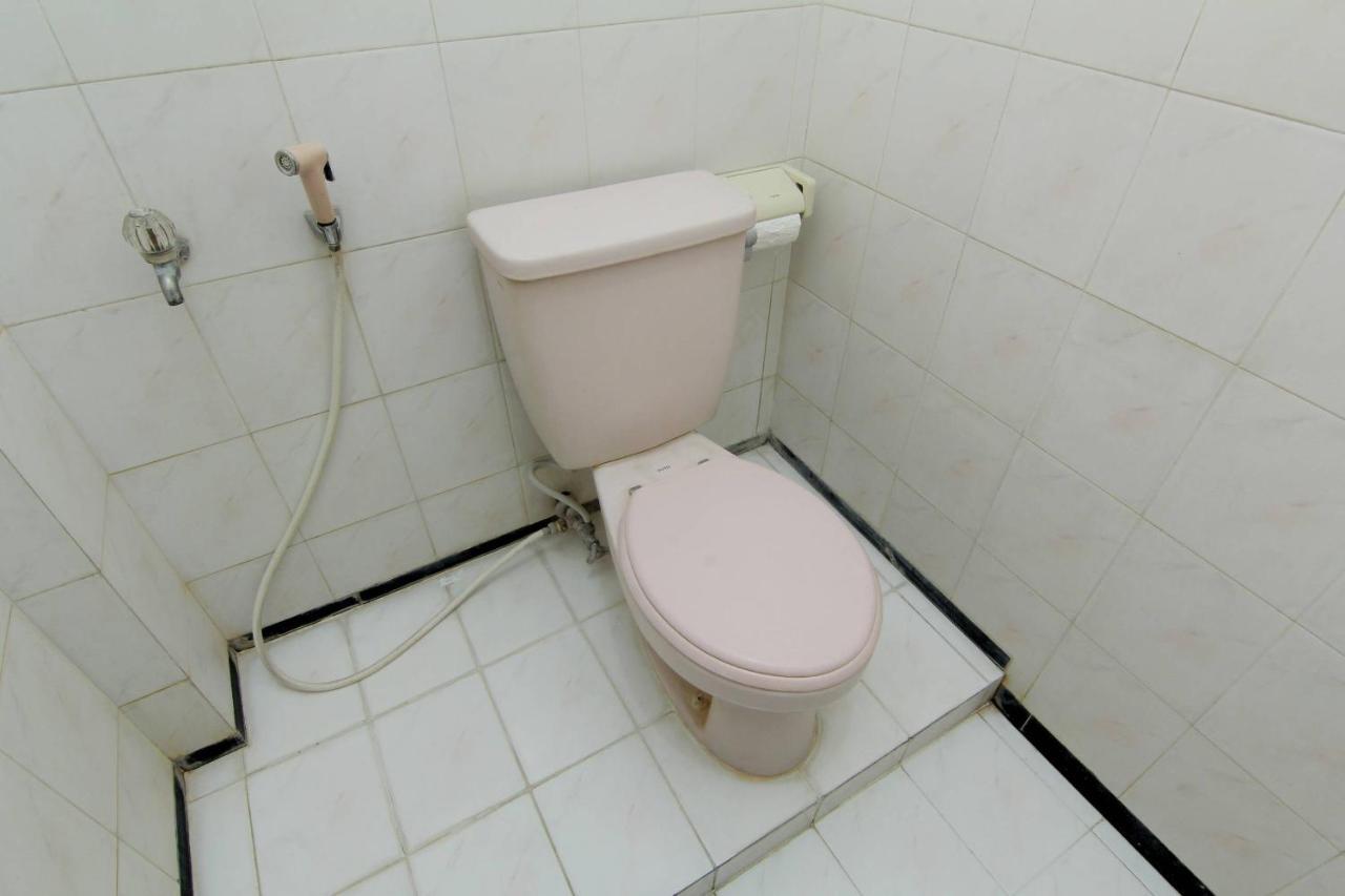 Hotel Fevytra Syariah Yogyakarta Exteriör bild